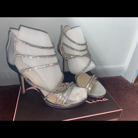 Cute sparkly heels - Picture 3 of 4